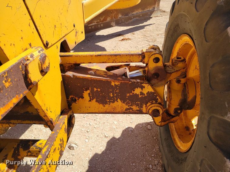 image for item KD9289 1978 John Deere 770A  motor grader