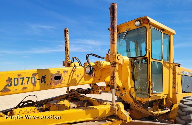 image for item KD9289 1978 John Deere 770A  motor grader