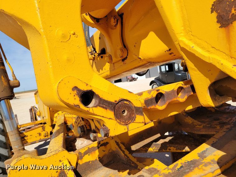 image for item KD9289 1978 John Deere 770A  motor grader