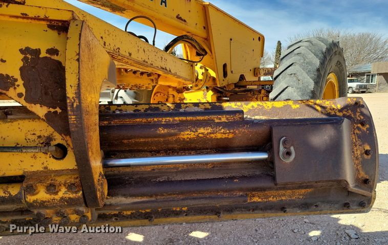 image for item KD9289 1978 John Deere 770A  motor grader