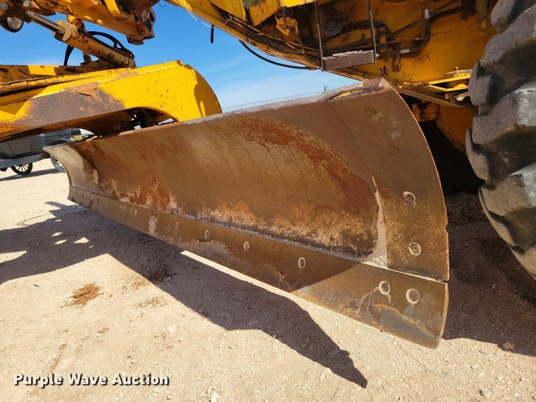 image for item KD9289 1978 John Deere 770A  motor grader