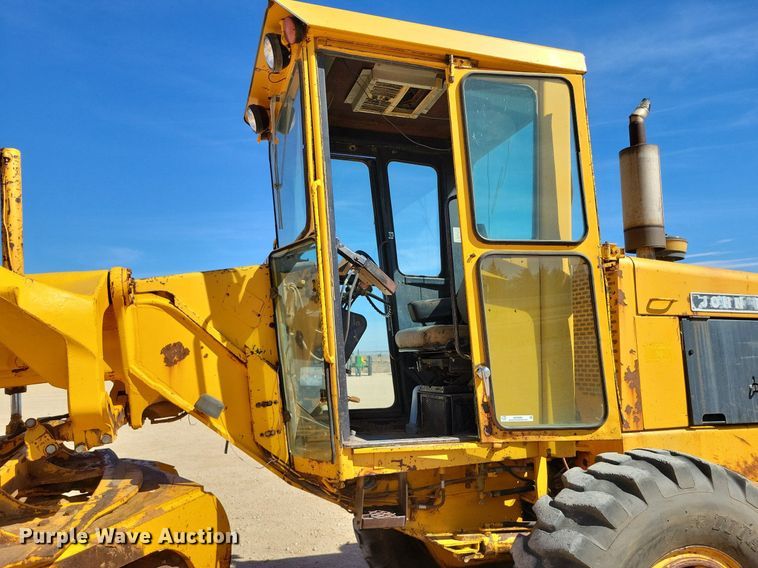 image for item KD9289 1978 John Deere 770A  motor grader