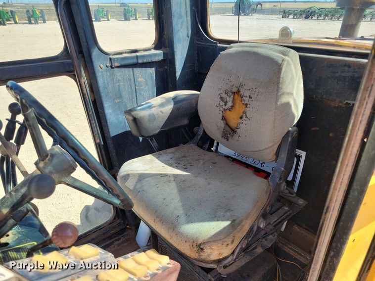 image for item KD9289 1978 John Deere 770A  motor grader