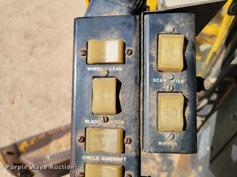 image for item KD9289 1978 John Deere 770A  motor grader