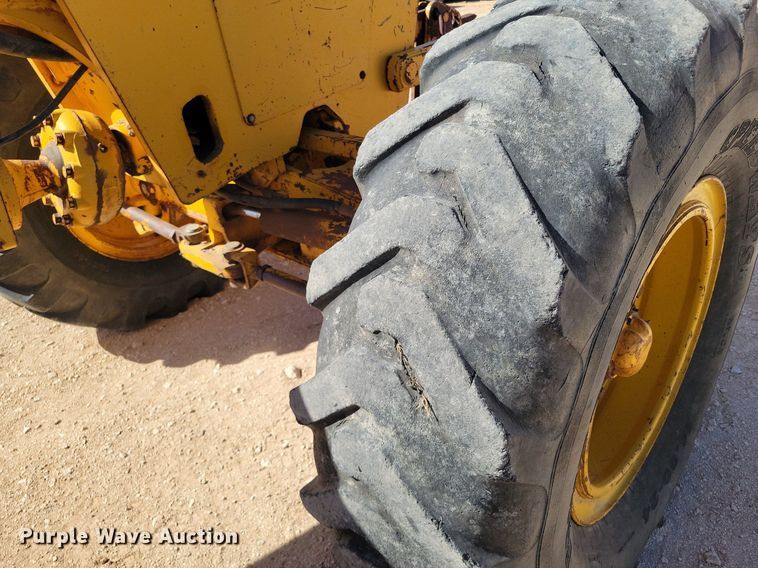 image for item KD9289 1978 John Deere 770A  motor grader