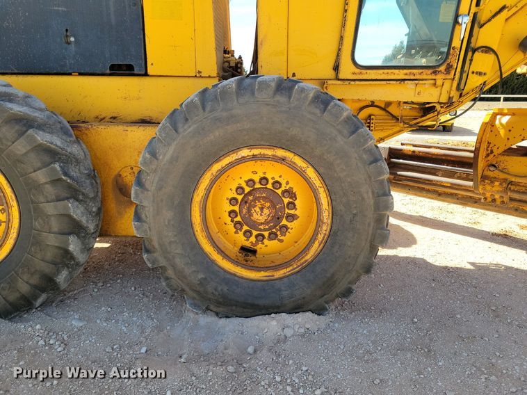 image for item KD9289 1978 John Deere 770A  motor grader