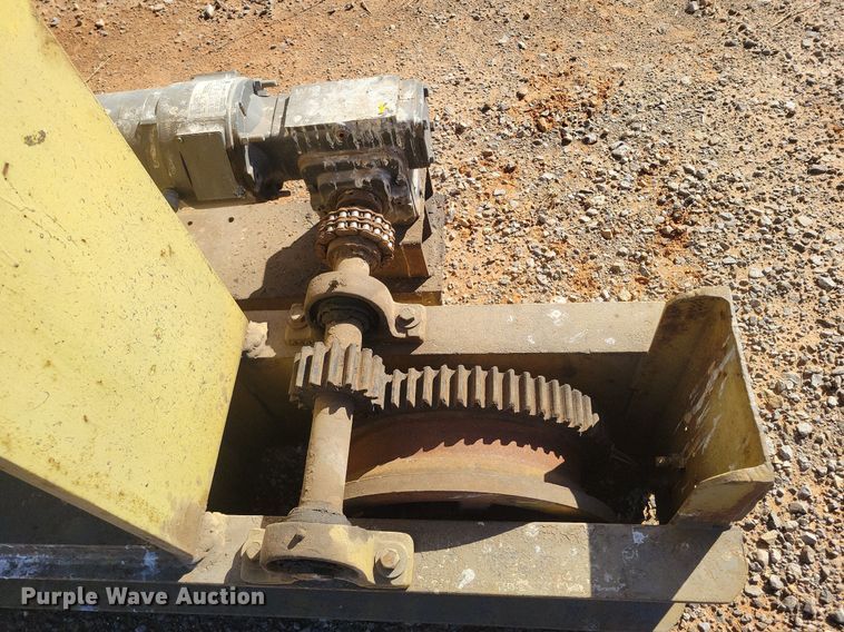 image for item KD9300 Yale DEW15X30RT11S4  overhead crane