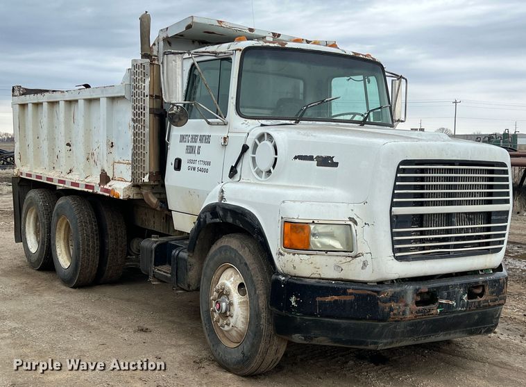 image for item KR9534 1993 Ford L9000  dump truck