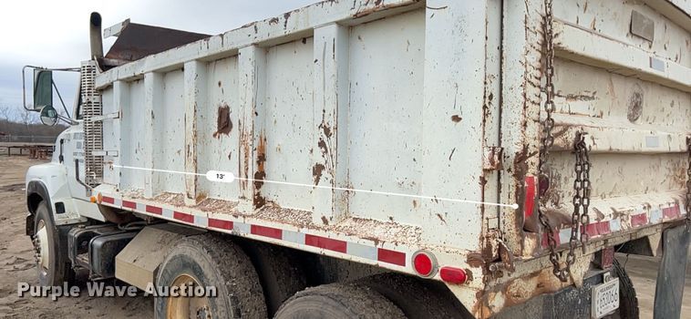 image for item KR9534 1993 Ford L9000  dump truck