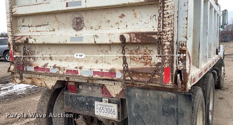 image for item KR9534 1993 Ford L9000  dump truck