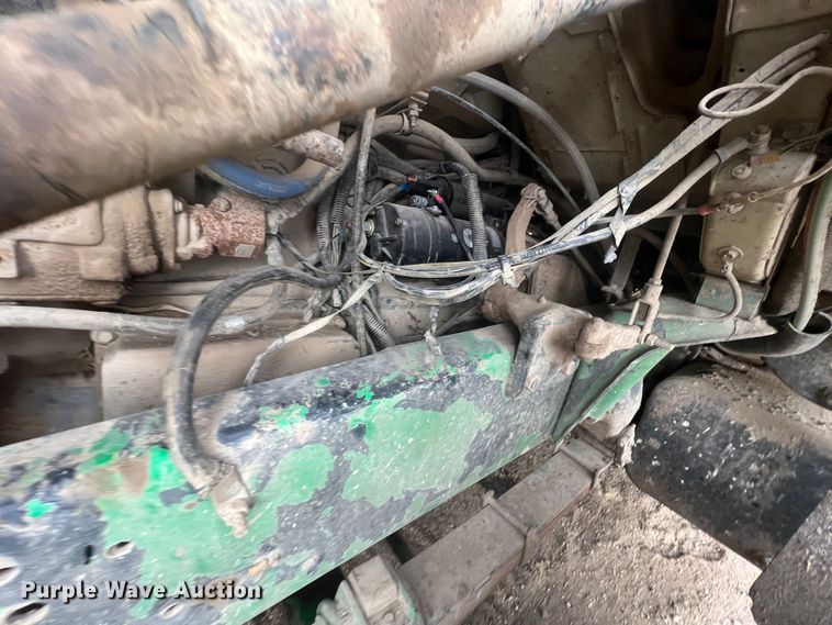 image for item KR9534 1993 Ford L9000  dump truck