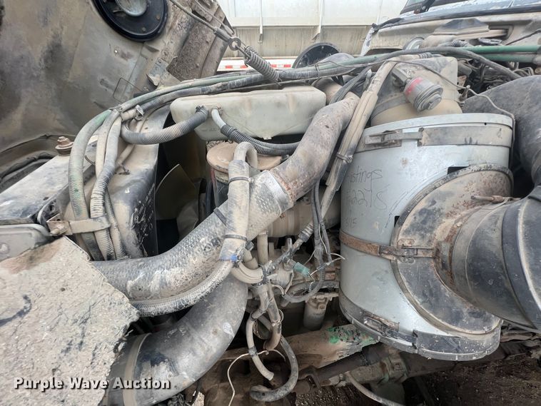 image for item KR9534 1993 Ford L9000  dump truck