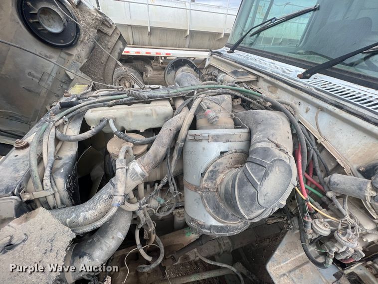 image for item KR9534 1993 Ford L9000  dump truck