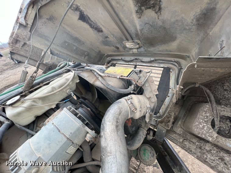 image for item KR9534 1993 Ford L9000  dump truck