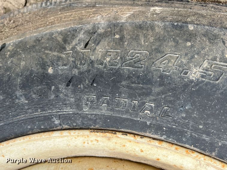 image for item KR9534 1993 Ford L9000  dump truck