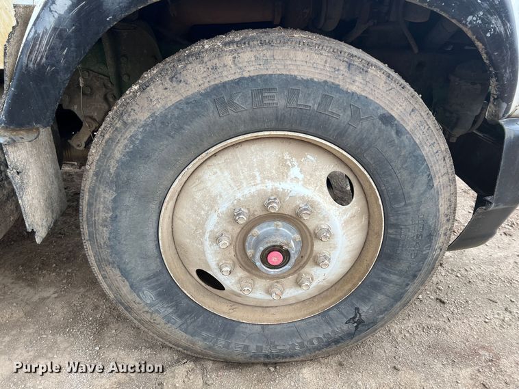 image for item KR9534 1993 Ford L9000  dump truck