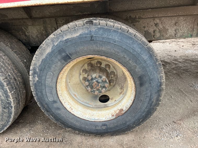 image for item KR9534 1993 Ford L9000  dump truck