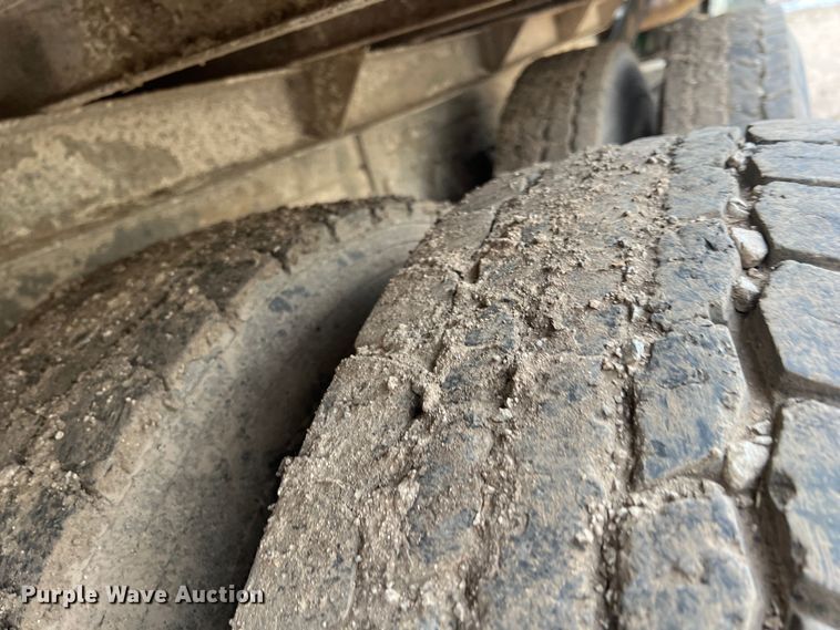 image for item KR9534 1993 Ford L9000  dump truck