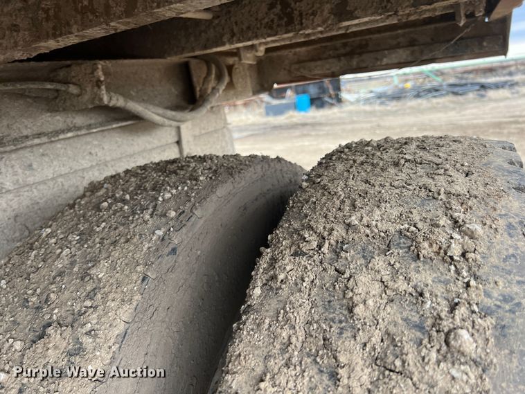 image for item KR9534 1993 Ford L9000  dump truck