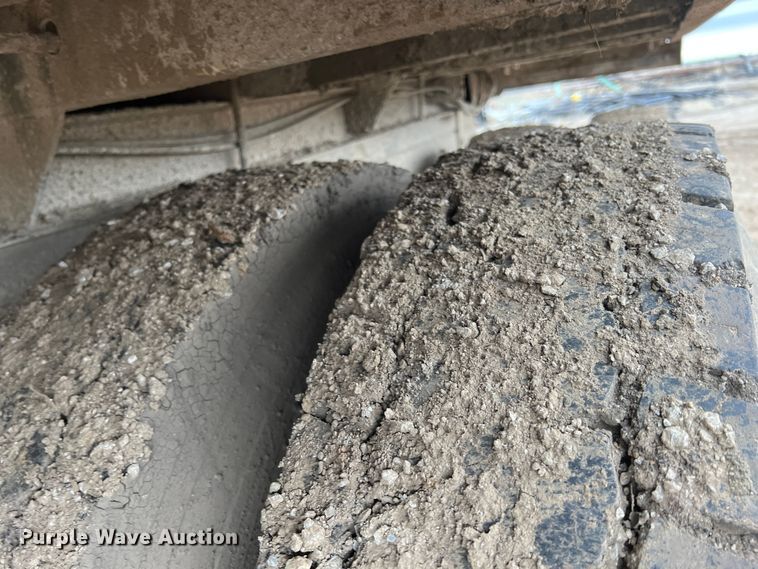 image for item KR9534 1993 Ford L9000  dump truck