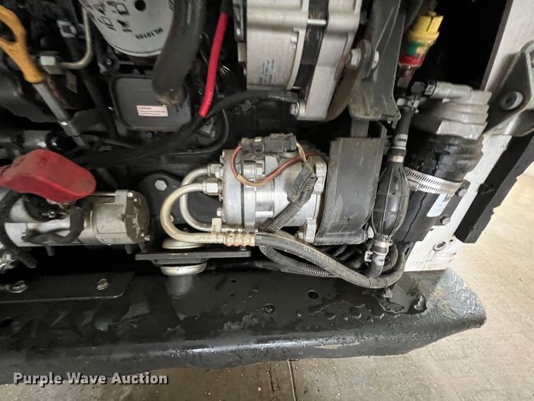 image for item KR9565 2020 Bobcat T870  tracked skid steer loader