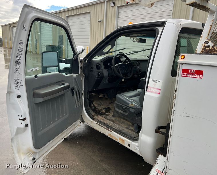 image for item KR9566 2016 Ford F550 Super Duty  bucket truck