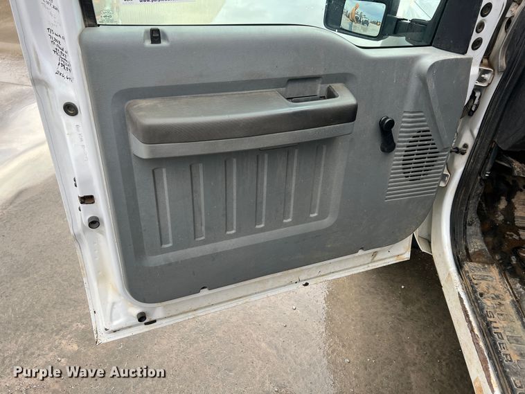 image for item KR9566 2016 Ford F550 Super Duty  bucket truck