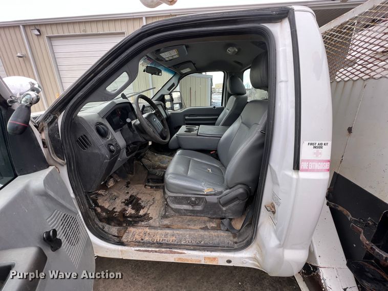 image for item KR9566 2016 Ford F550 Super Duty  bucket truck