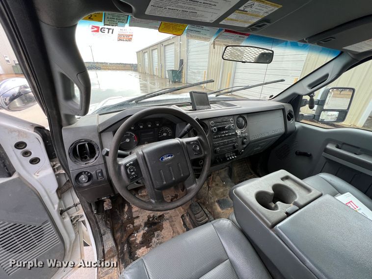 image for item KR9566 2016 Ford F550 Super Duty  bucket truck