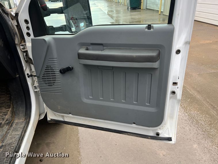 image for item KR9566 2016 Ford F550 Super Duty  bucket truck