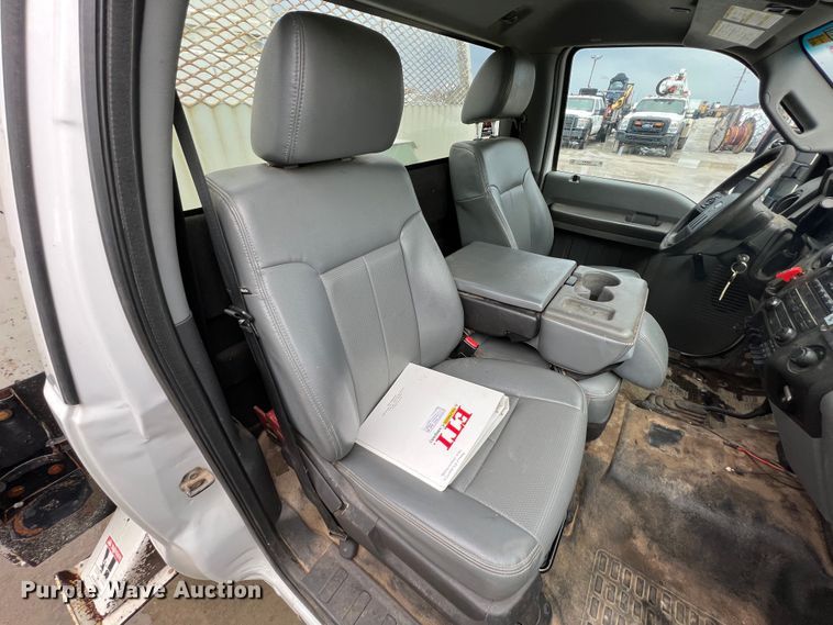 image for item KR9566 2016 Ford F550 Super Duty  bucket truck