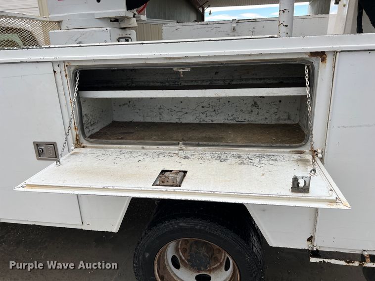 image for item KR9566 2016 Ford F550 Super Duty  bucket truck