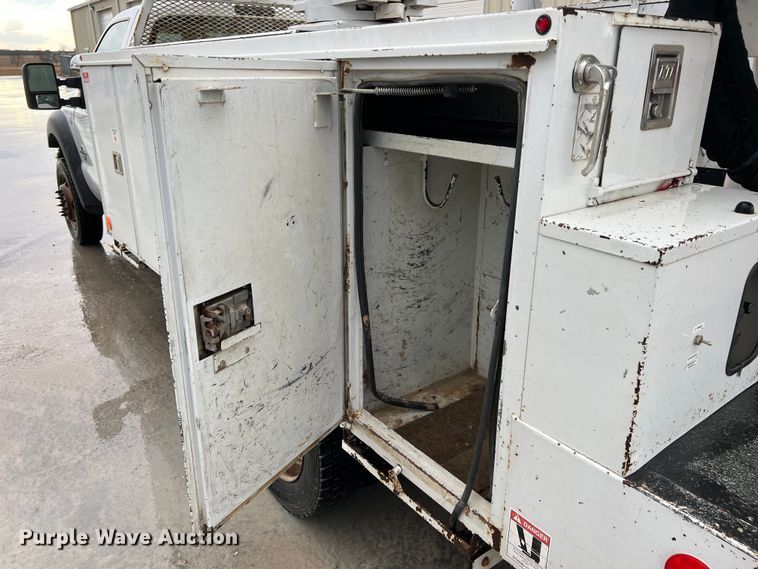 image for item KR9566 2016 Ford F550 Super Duty  bucket truck