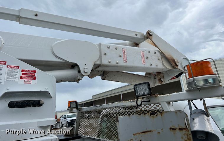 image for item KR9566 2016 Ford F550 Super Duty  bucket truck