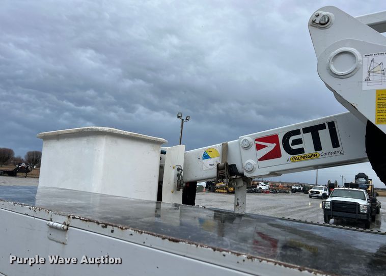 image for item KR9566 2016 Ford F550 Super Duty  bucket truck