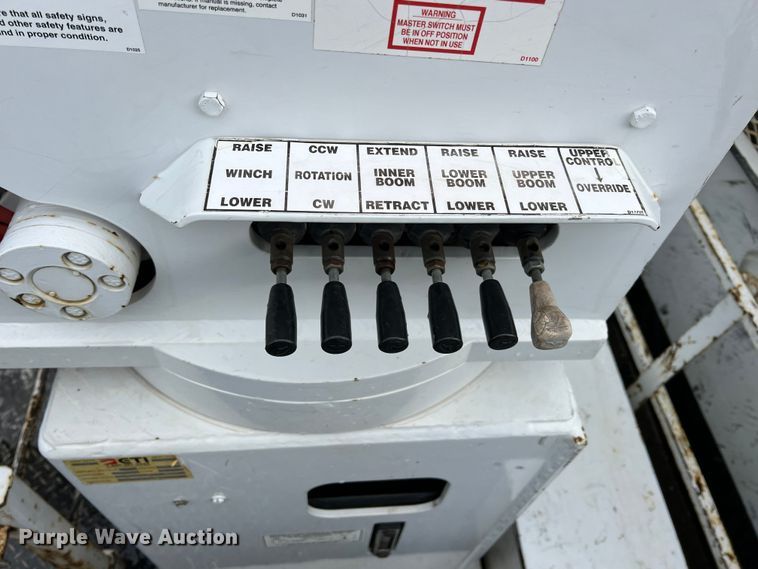 image for item KR9566 2016 Ford F550 Super Duty  bucket truck