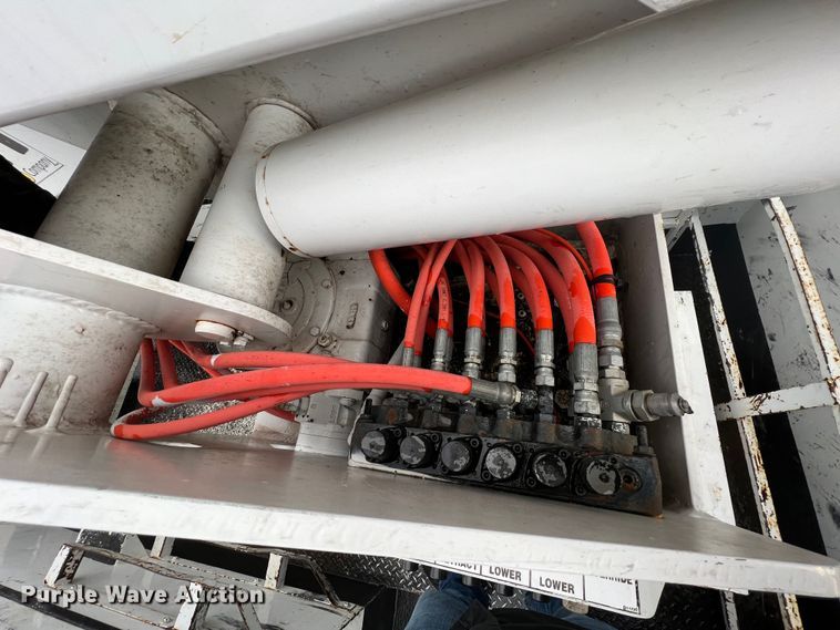 image for item KR9566 2016 Ford F550 Super Duty  bucket truck