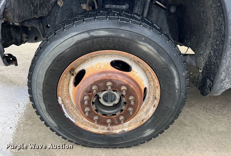 image for item KR9566 2016 Ford F550 Super Duty  bucket truck