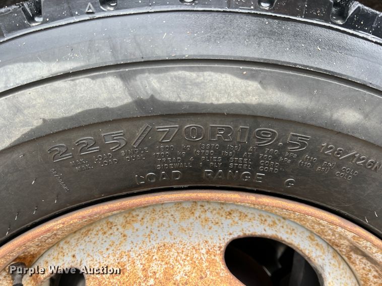 image for item KR9566 2016 Ford F550 Super Duty  bucket truck