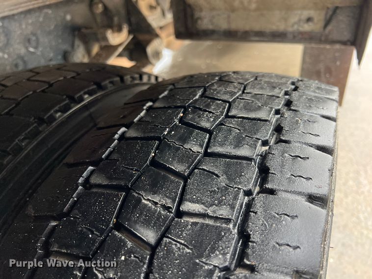 image for item KR9566 2016 Ford F550 Super Duty  bucket truck