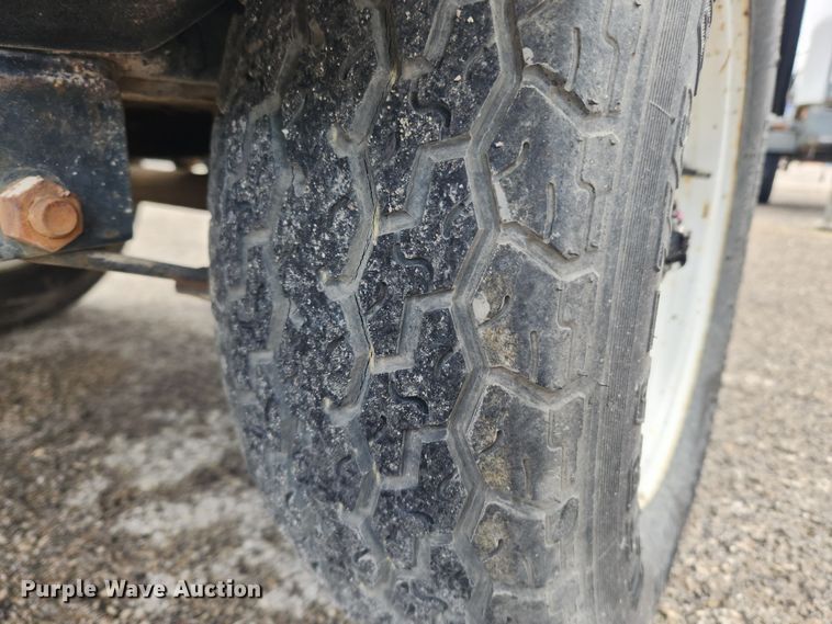 image for item KT9437 2006 Magnum  light plant