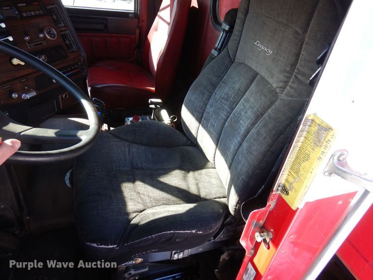 image for item KU9764 1997 Freightliner FL112SD  dump truck