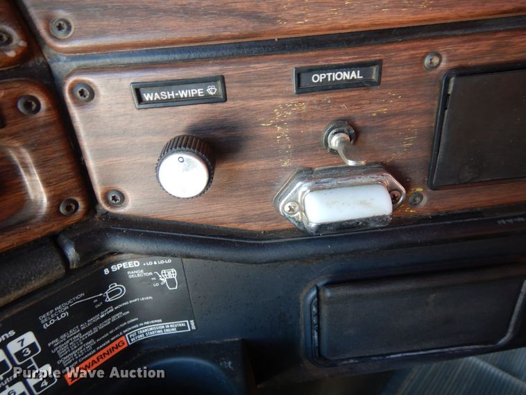 image for item KU9764 1997 Freightliner FL112SD  dump truck