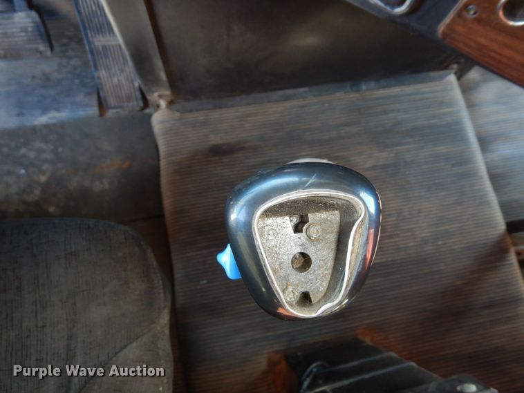 image for item KU9764 1997 Freightliner FL112SD  dump truck