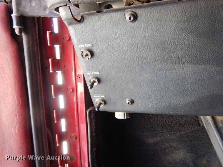 image for item KU9764 1997 Freightliner FL112SD  dump truck