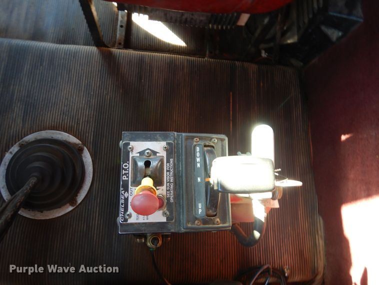 image for item KU9764 1997 Freightliner FL112SD  dump truck