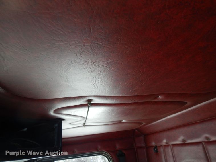 image for item KU9764 1997 Freightliner FL112SD  dump truck