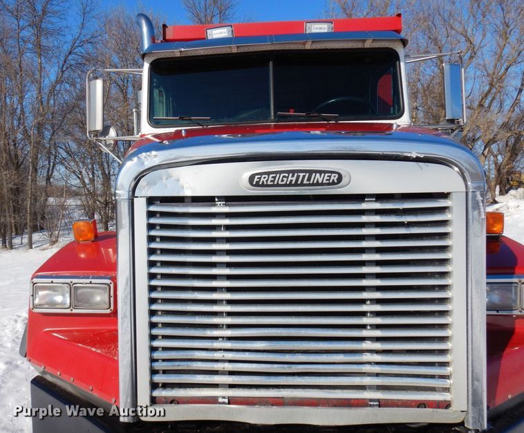 image for item KU9764 1997 Freightliner FL112SD  dump truck