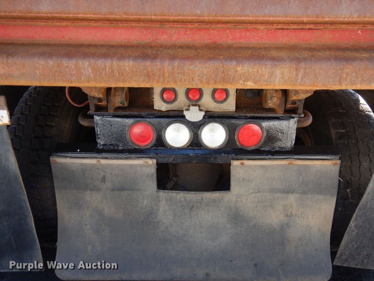 image for item KU9764 1997 Freightliner FL112SD  dump truck