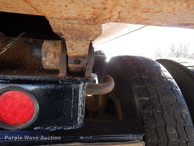 image for item KU9764 1997 Freightliner FL112SD  dump truck